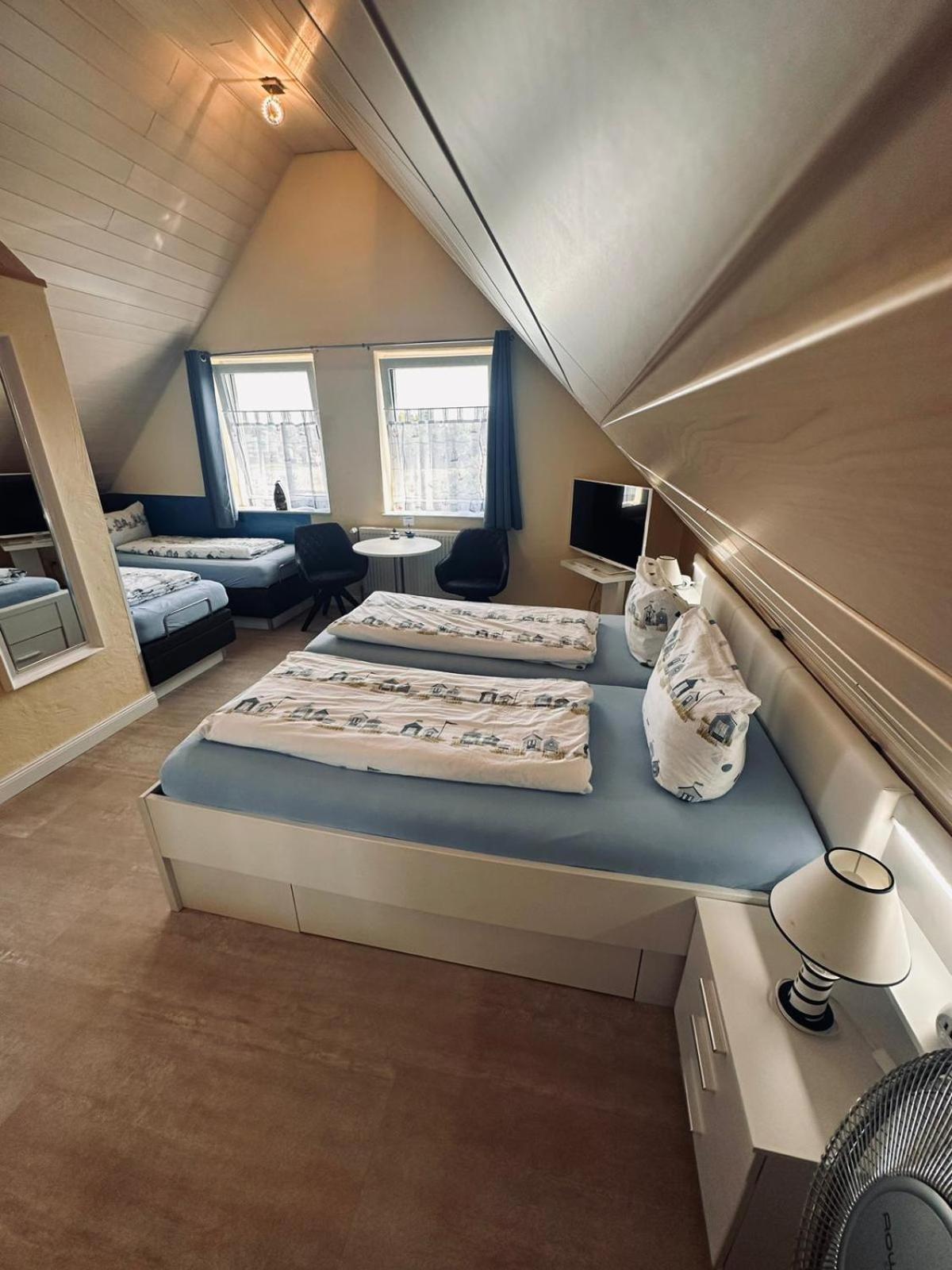 Hotel Drostenhof Garni Esens Luaran gambar