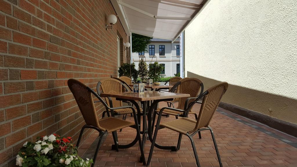 Hotel Drostenhof Garni Esens Luaran gambar